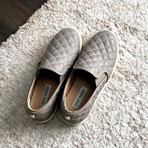 Steve Madden slip on